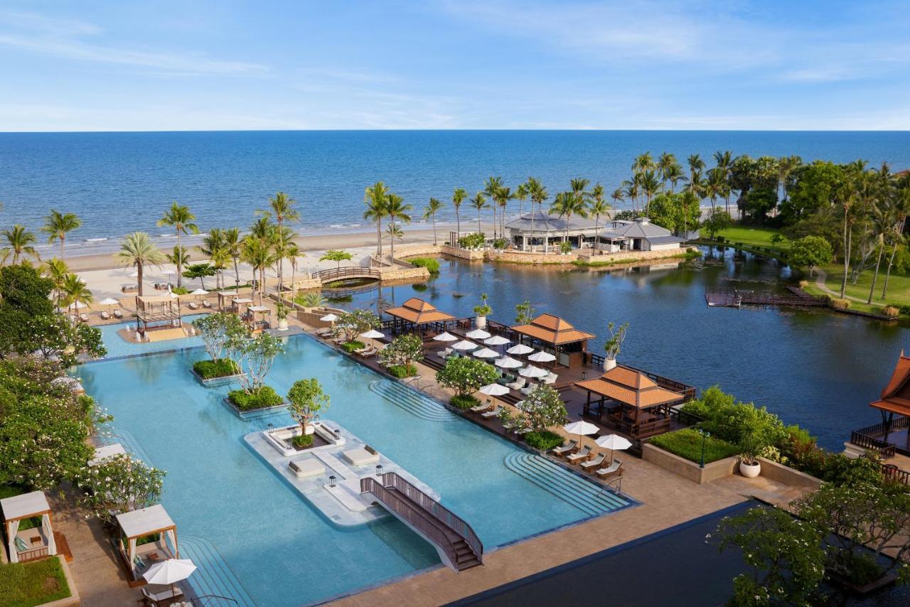 Dusit Thani Hua Hin Cha-Am Dış mekan fotoğraf The pool at the hotel