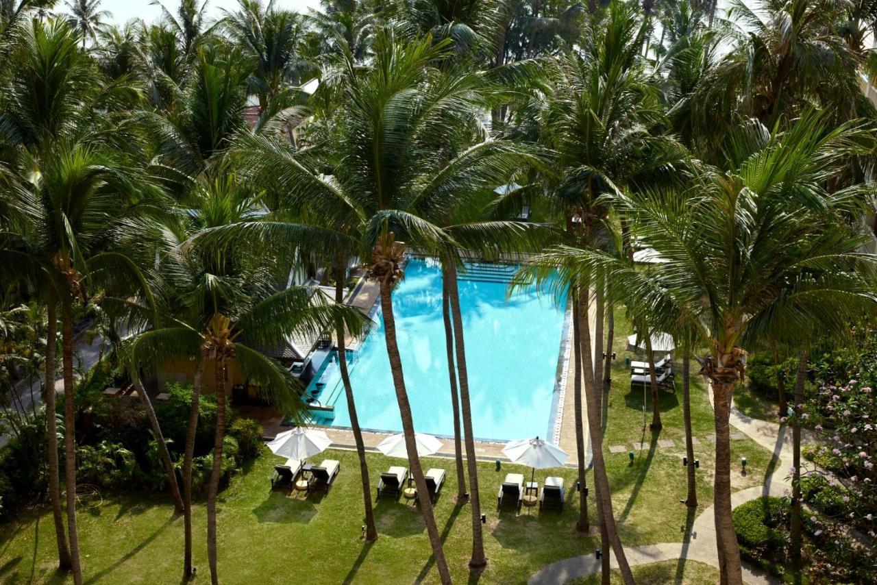 Dusit Thani Hua Hin Cha-Am Dış mekan fotoğraf The pool at the hotel