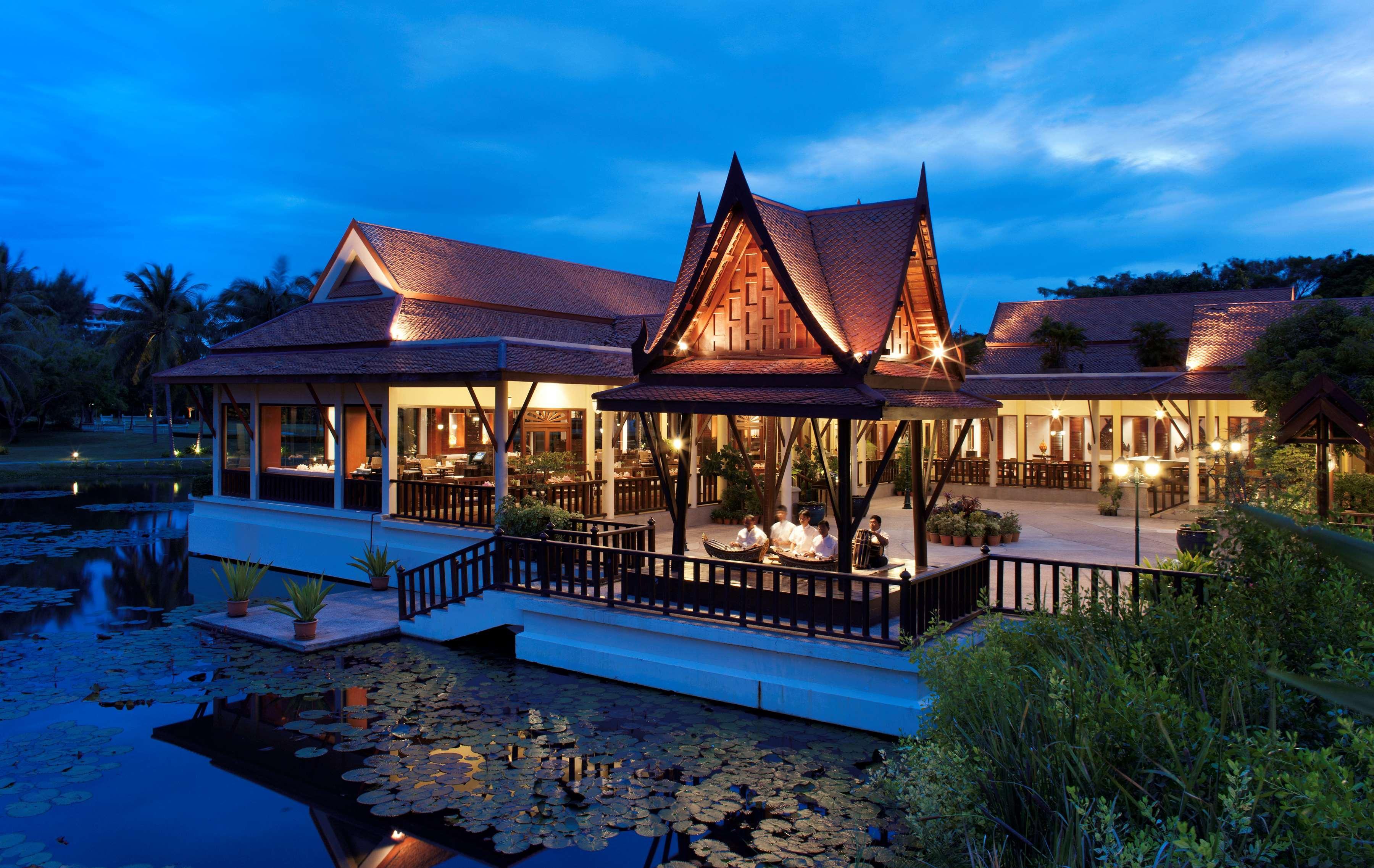 Dusit Thani Hua Hin Cha-Am Dış mekan fotoğraf The Royal Thai Cuisine Restaurant